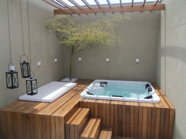 Aménagement d'un spa tout en bois Ipé sur les hauteurs de St Martin d'Uriage