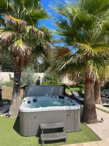 Livraison d'un Spa Haut de gamme Be Well 81 jets toutes options dan (